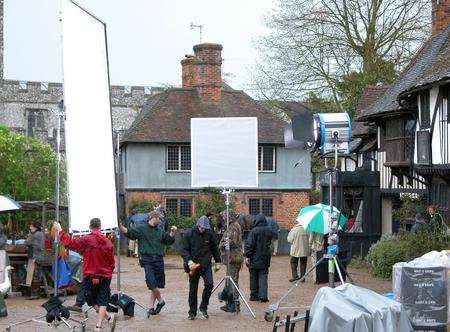 Set of Emma in Chilham