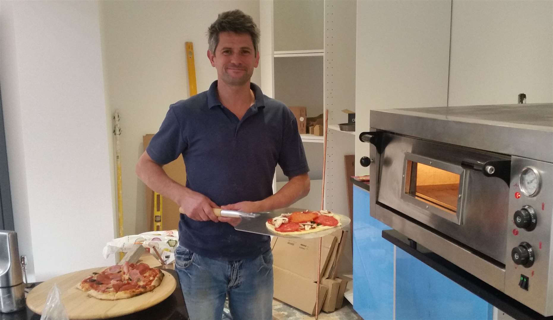 Ian Parris wants to open a pizza takeaway