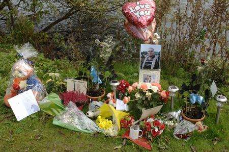 Tributes left Dee Anderson at Leybourne Lakes in October 2008