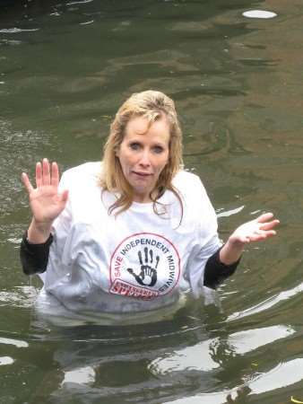 Midwife Virginia Howes makes a splash to highlight a threat to the profession.