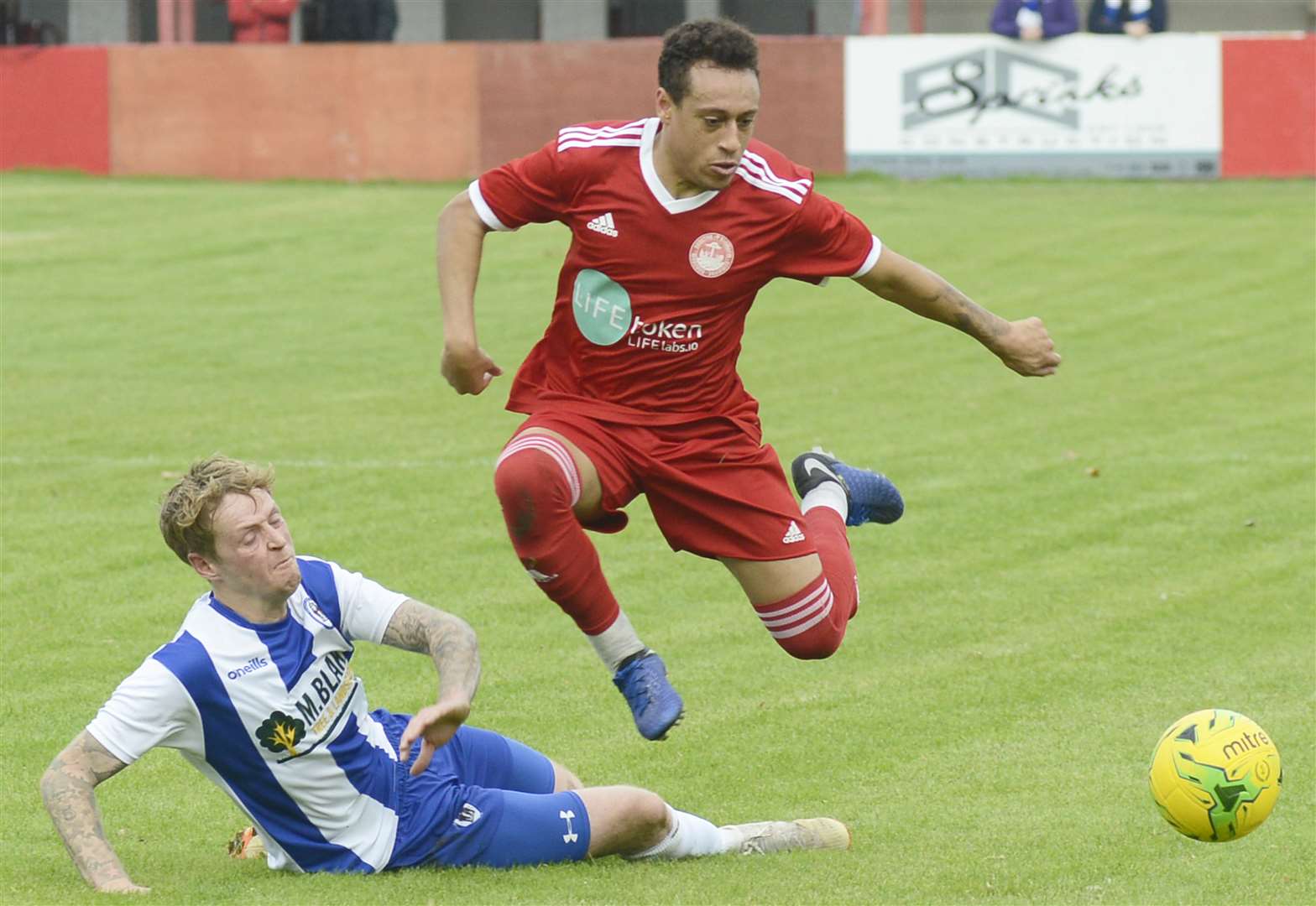 Aaron Simpson in action for Hythe. Picture: Paul Amos (42411035)