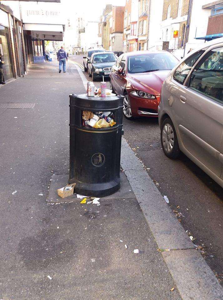 Overflowing litter bin, outside Charlton Shopping Centre. Picture:Augusta Pearson, AFMID