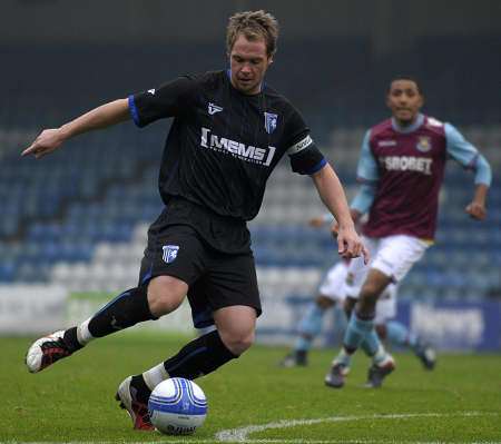 Simon King in action against West Ham in midweek