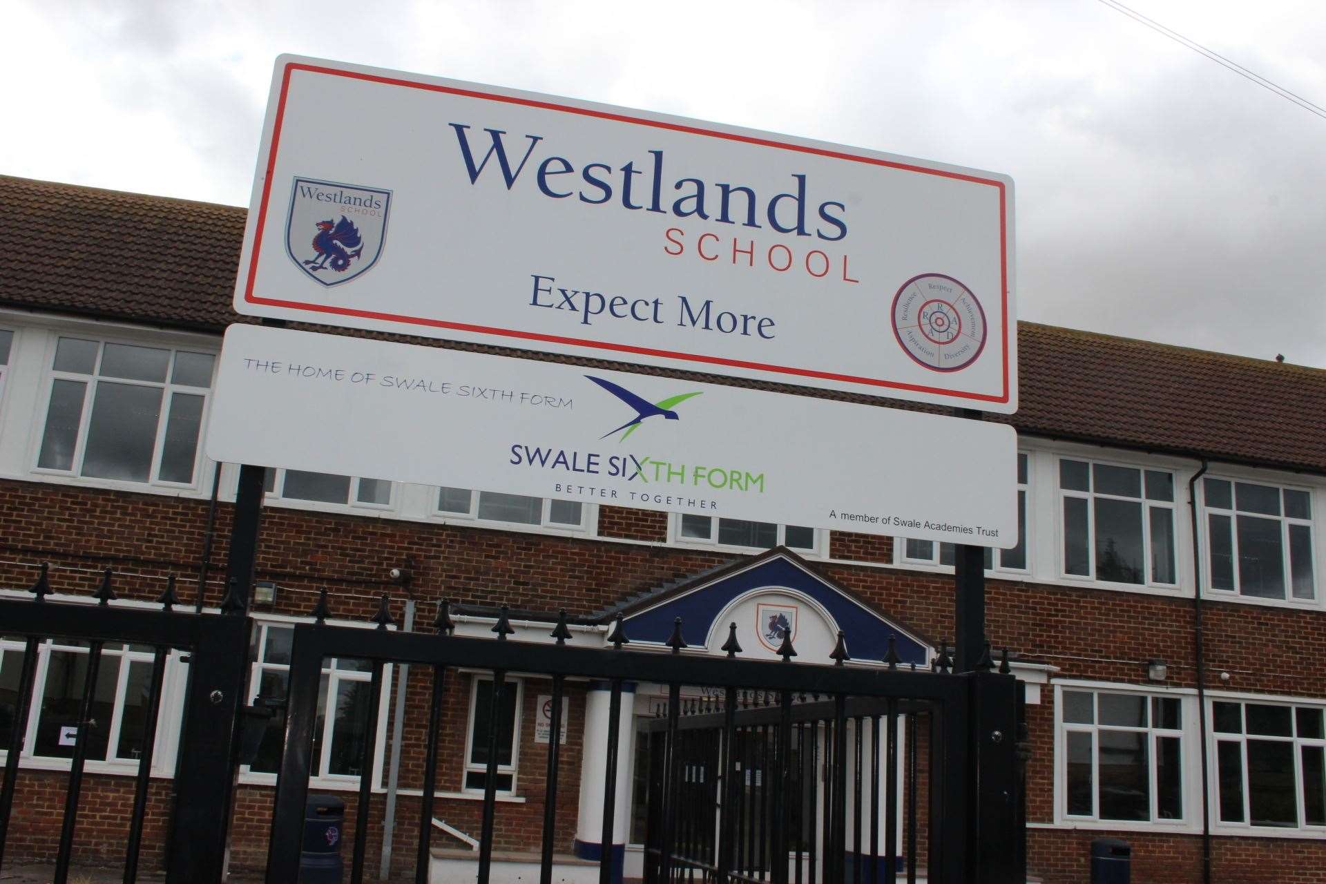 Westlands School, Sittingbourne (53877913)