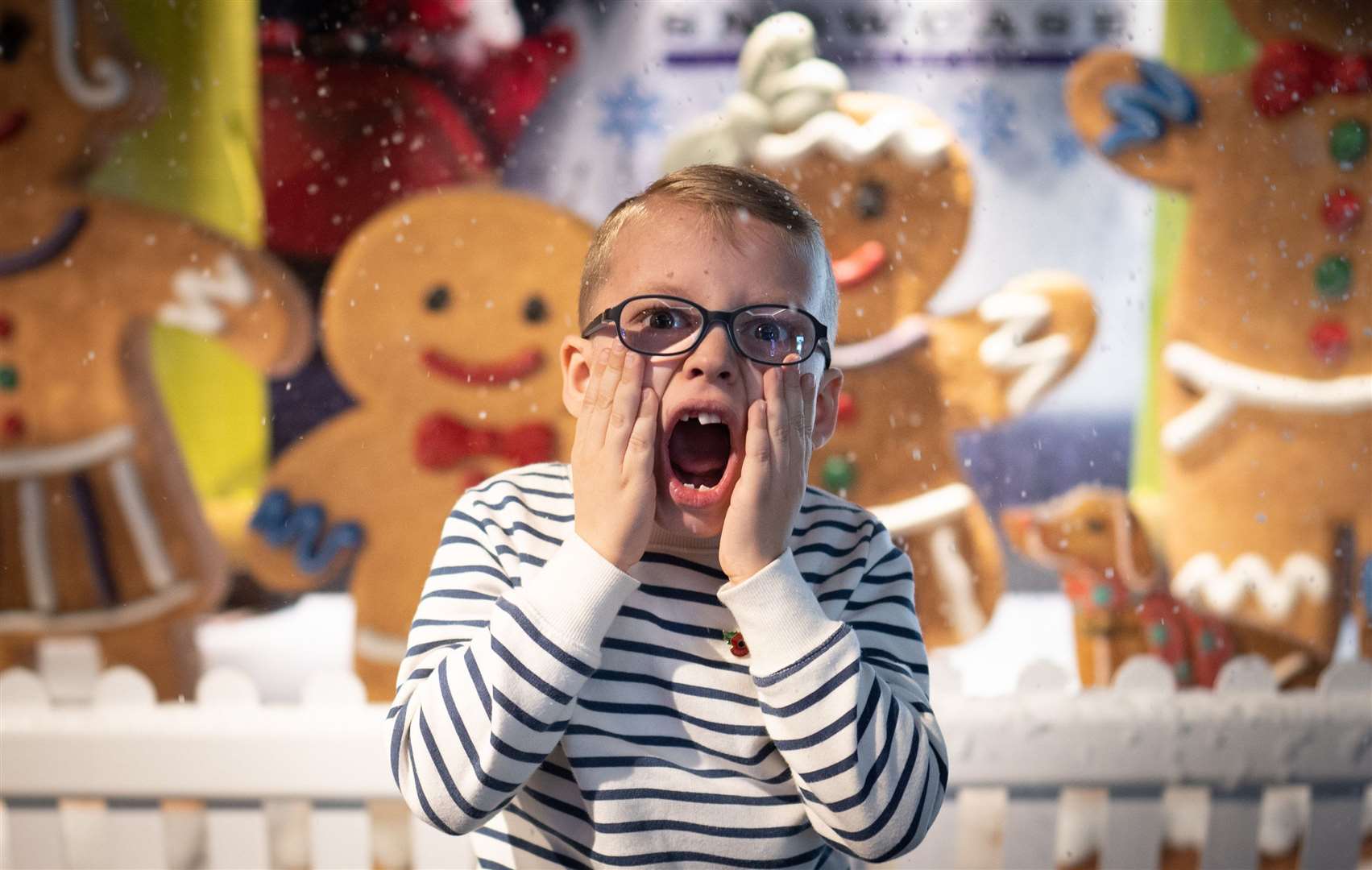 Recreating the Home Alone scene at Showcase Cinema, Bluewater Shopping Centre for a one-off festive film screening