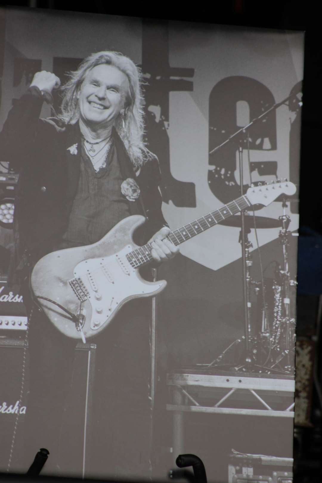 Tribute to the late Bernie Torme at A New Day Festival at Mount Ephraim Gardens, Hernhill, Faversham (14861867)