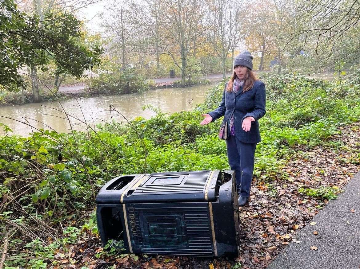 Beverly Paton says litter-pickers are struggling to keep pace with the volume of rubbish being thrown into the river. Photo: Sian Pettman