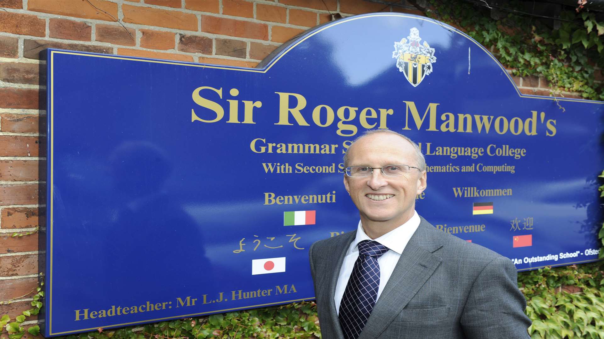 Sir Roger Manwood's School head Lee Hunter reveals 'financial crisis' amid  sports loss petition