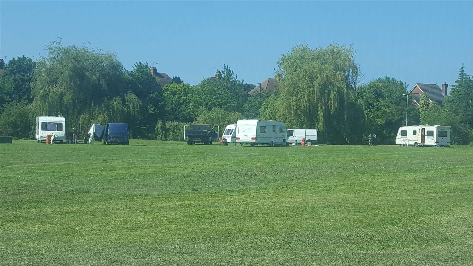 Travellers on the Kingsmead Field in Canterbury
