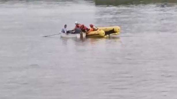 The rescue boat reaches the stricken vessel in the River Medway