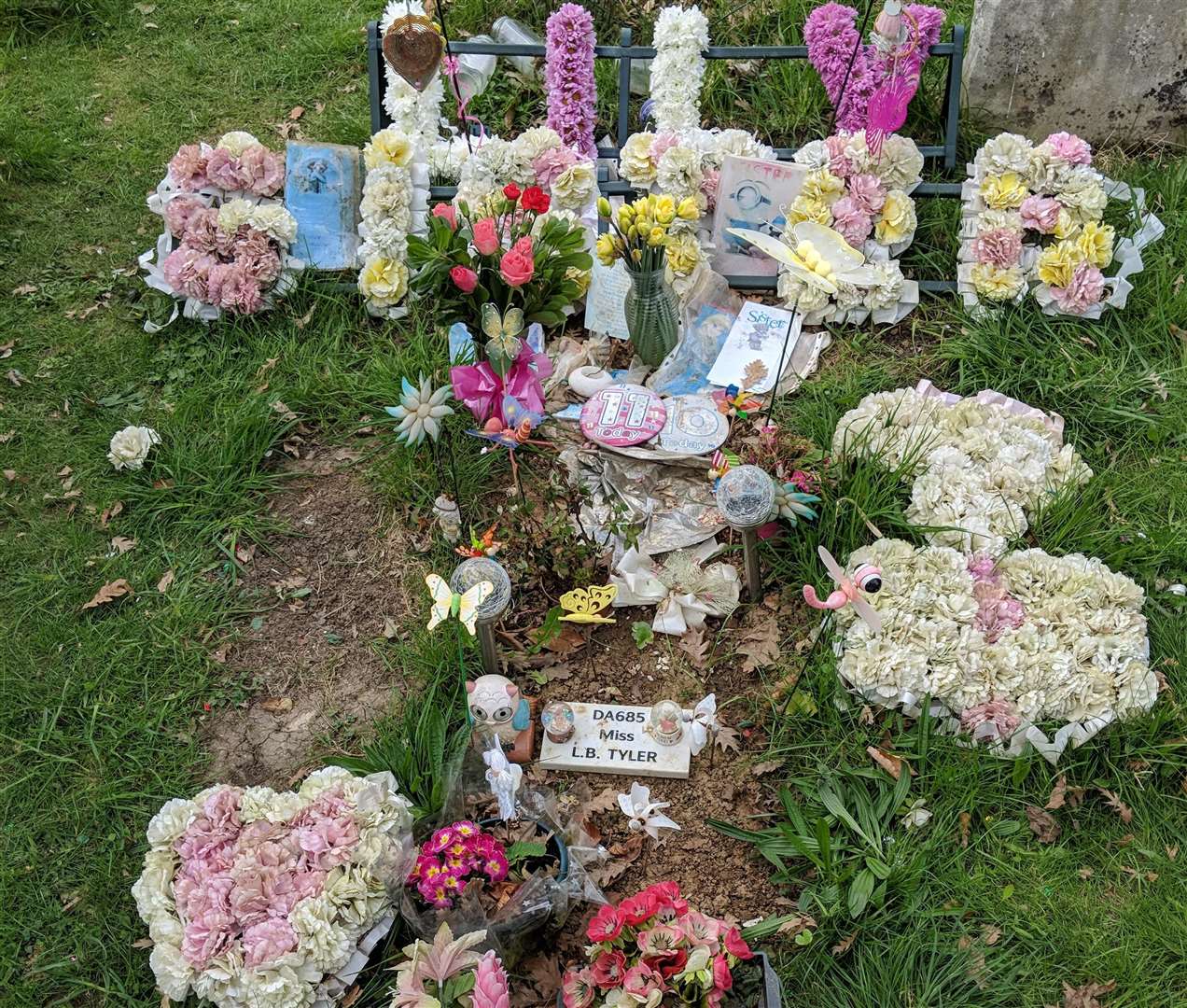 Lily Tyler's grave