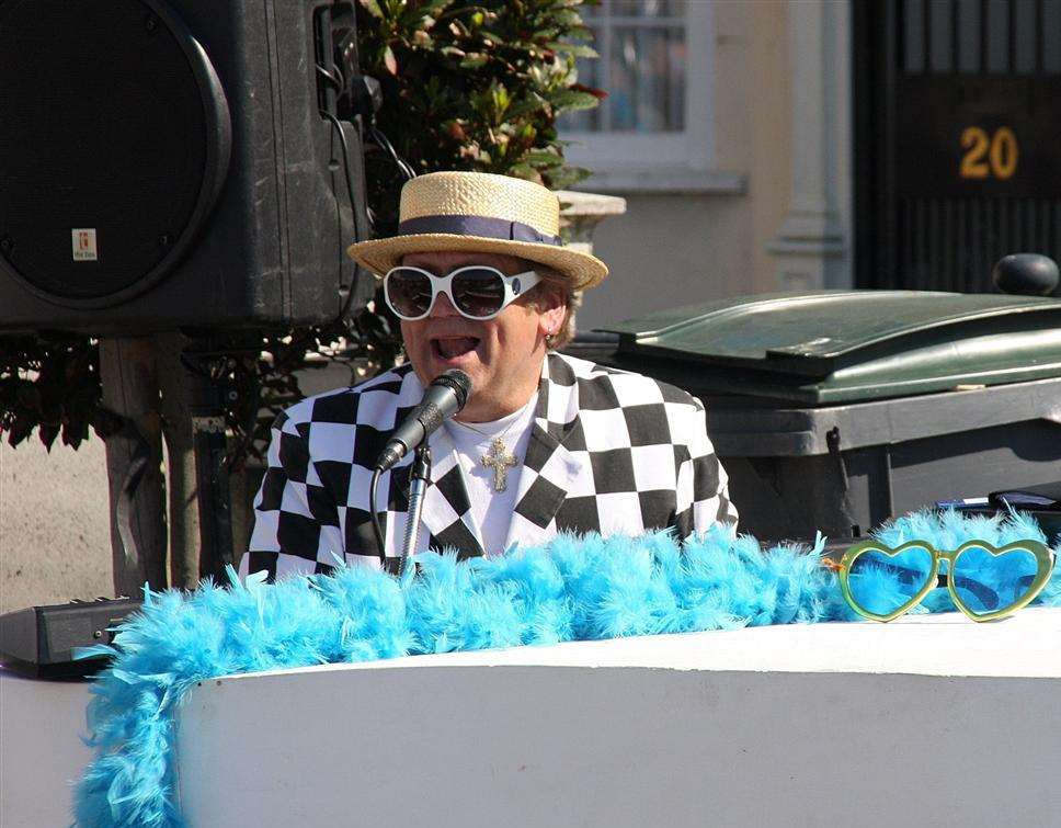 Elton John lookalike wowed crowds on Margate seafront
