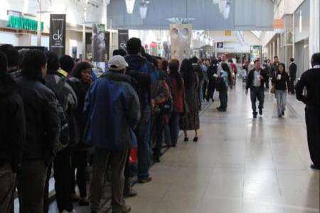 Apple fans queue for the latest iPhone at Bluewater