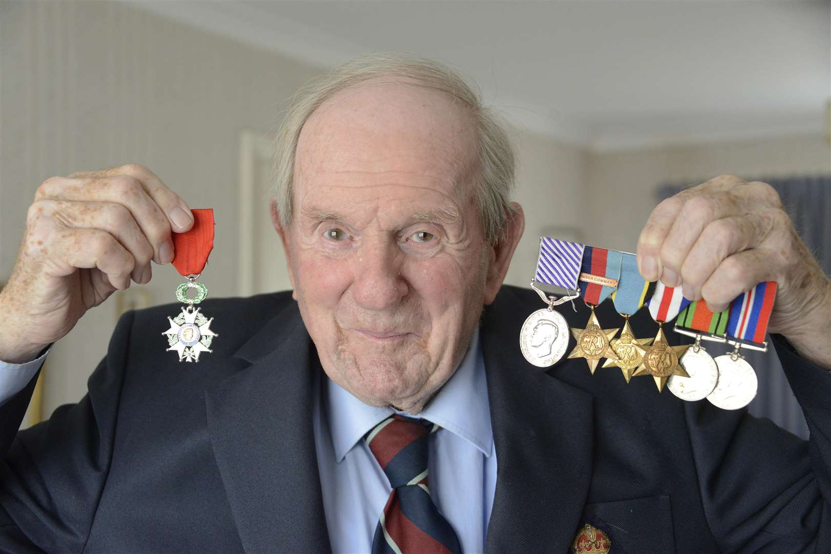 Tenterden.War Hero Colin Deverell with his medals medals including Legion D'Honneur and Distinguished Flying medal.Picture: Paul Amos. (4254543)