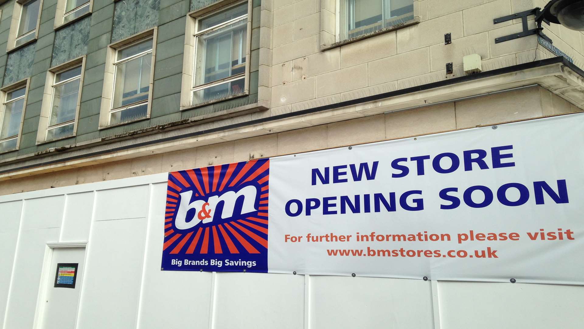 B&M will open in Gravesend next month.