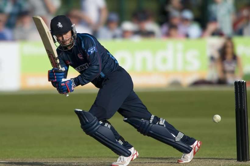 Former Kent and England wicketkeeper Geraint Jones has signed for Gloucestershire on a two-year contract and will captain the side in the LV= County Championship.