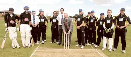 Derek Underwood opens new facilities at Canterbury Cricket Club