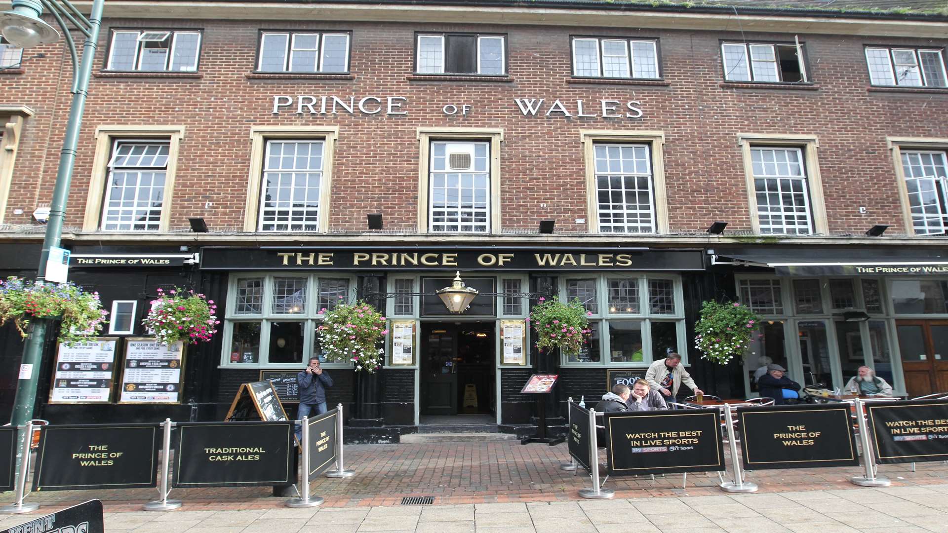 The Prince of Wales pub, Railway Street, Chatham