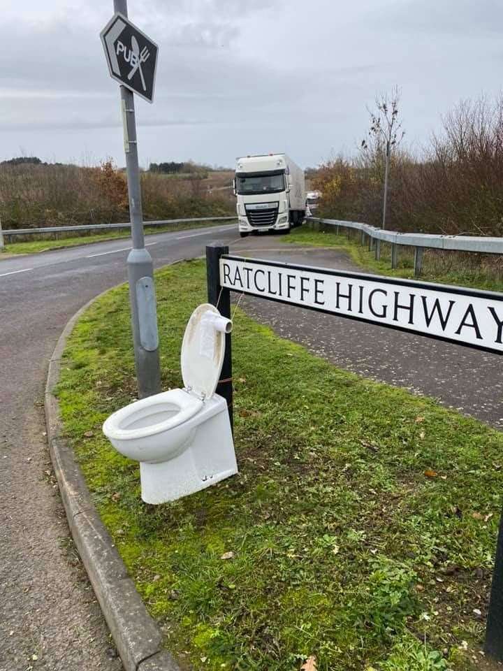 The toilet on the Ratcliffe Highway with a lorry in the background