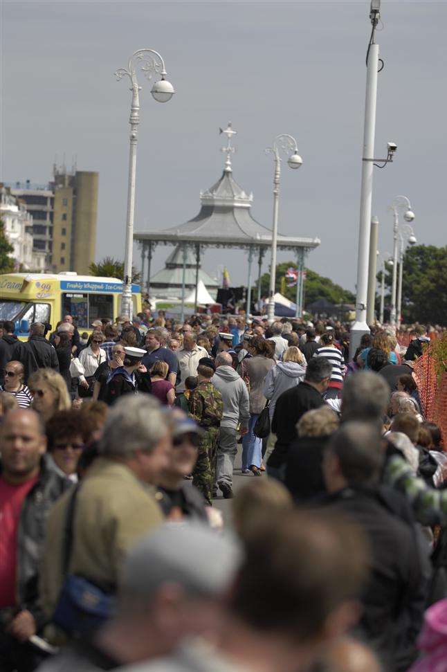 Big crowds on The Leas for past Folkestone Airshow