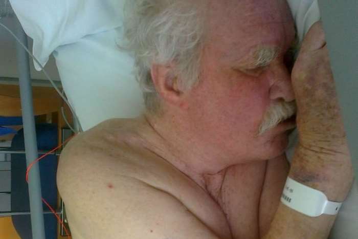 Frank Foster in his final days of life in which his daughter claims he was left in agonising pain. Picture: SWNS.com