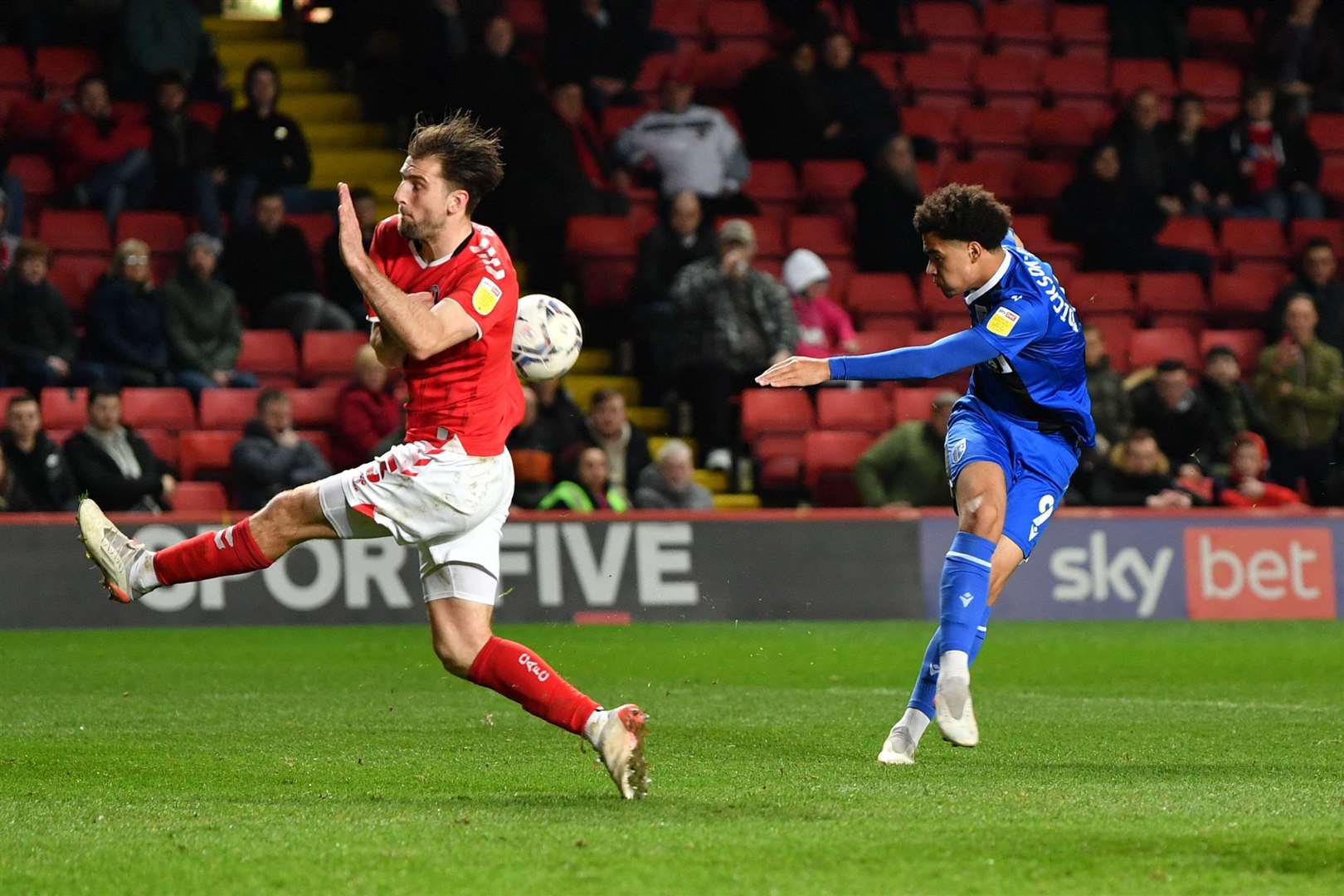 Tom Dickson-Peters takes aim at Charlton but fails to trouble the keeper Picture: Keith Gillard
