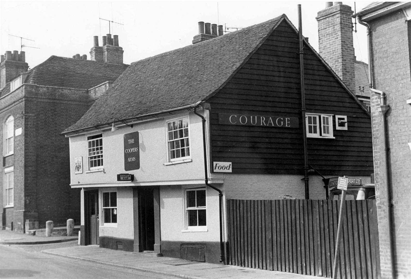 The Coopers Arms in Rochester in 1971. Picture: Images of Medway