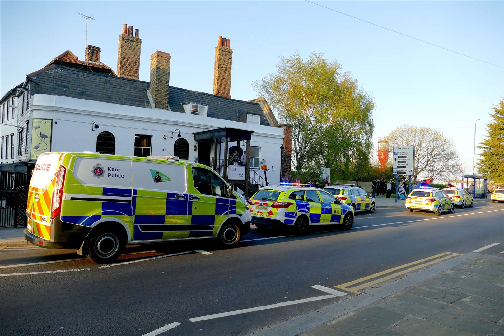 Police were called to the Three Daws pub in Gravesend (9140624)
