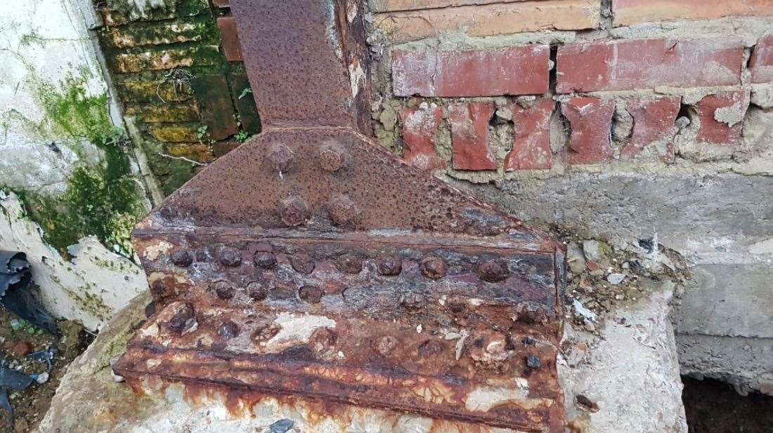 Rust has developed on steels. Picture from Reopen the Regent