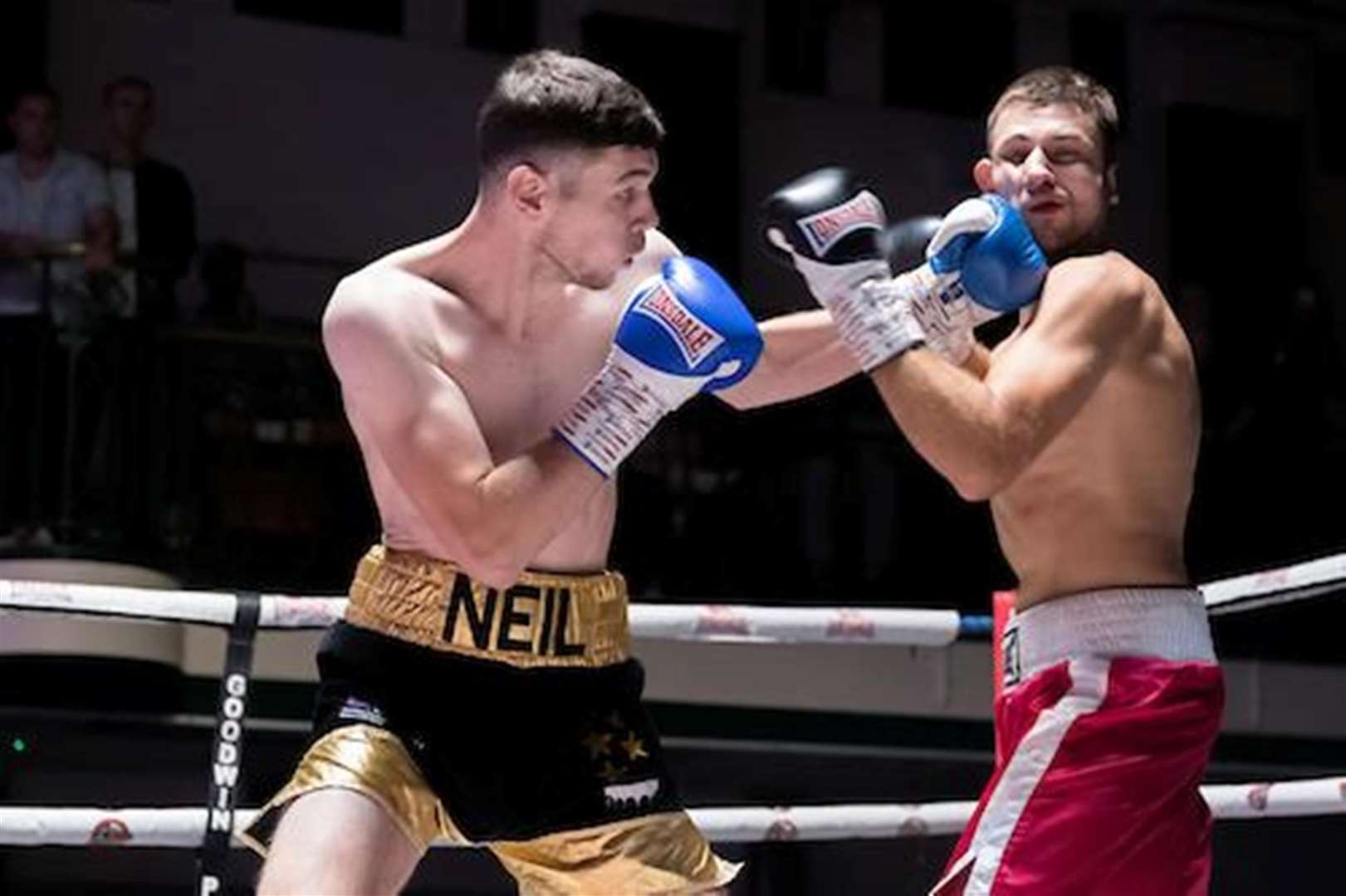 Neil Parry fighting Teodor Boyadjiev in September 2018. Goodwin Boxing. Picture: Simon Downing