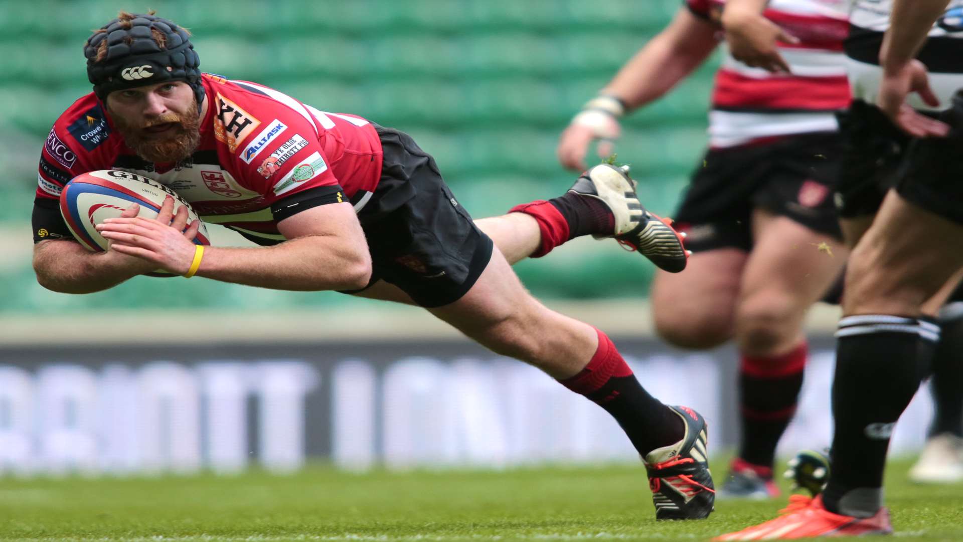 Maidstone's Eddie Cranston scores a try at Twickenham. Picture: Martin Apps