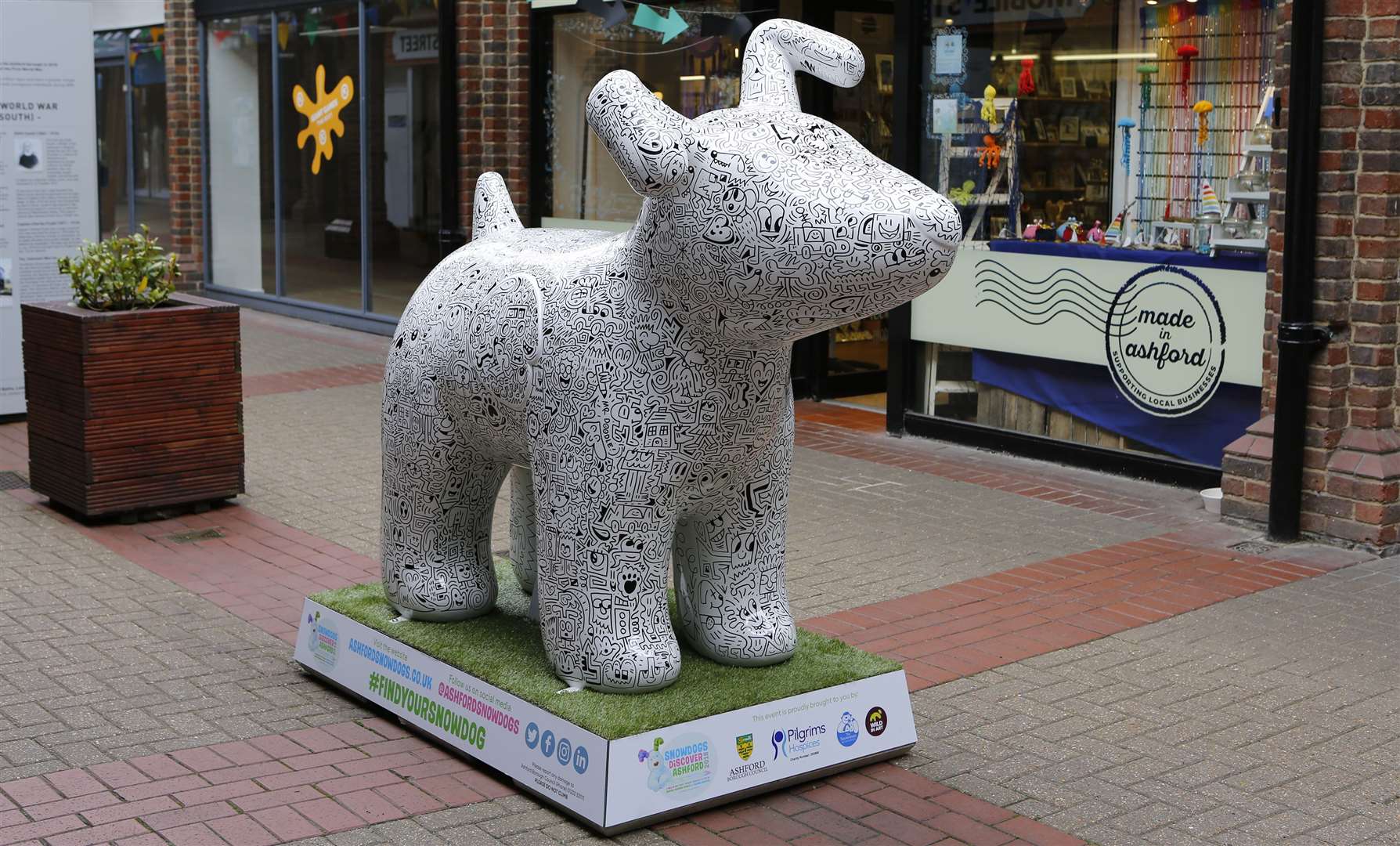 Doodle Dog by Mr Doodle was part of the Snowdogs trail in 2018