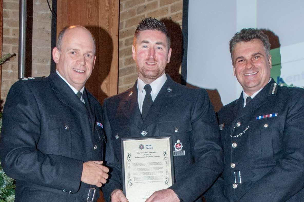 PC Paul Donovan receives his commendation