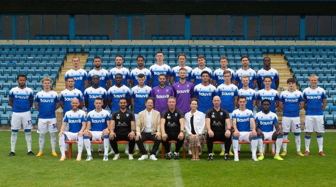 The Gillingham squad ahead of the 2023/24 season with new signing Ashley Nadesan (sixth from the left, middle row) Picture: @Julian_KPI