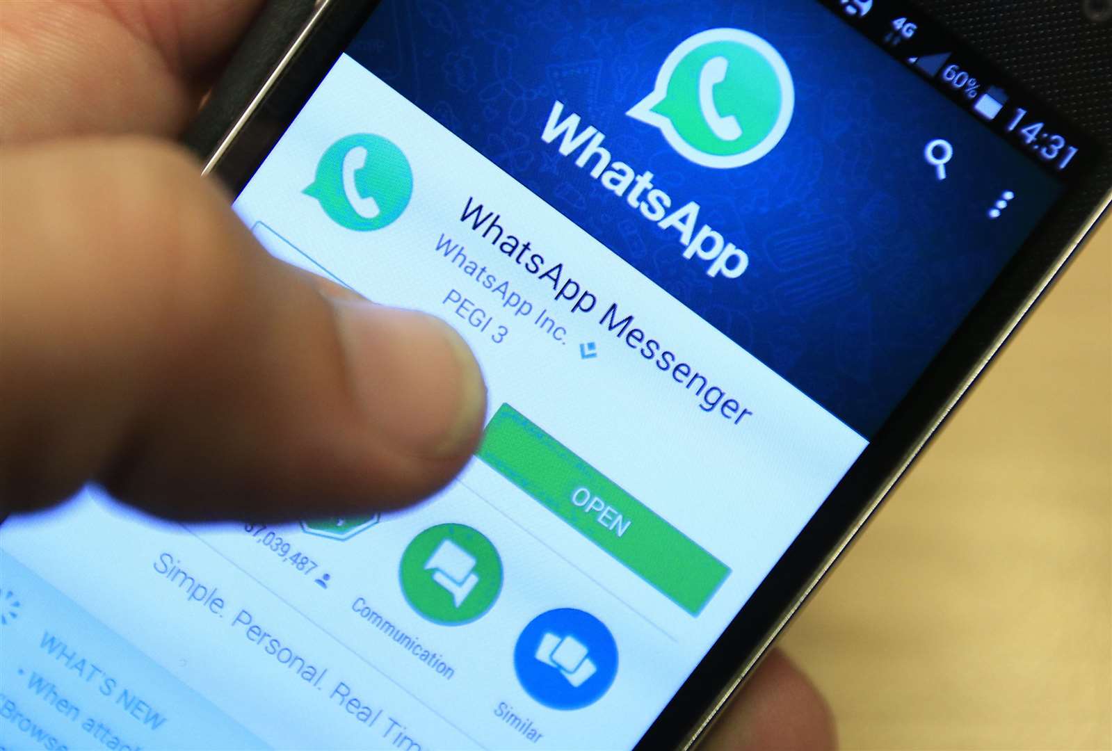 The device likely contains WhatsApp messages relating to the ordering of three lockdowns (PA)
