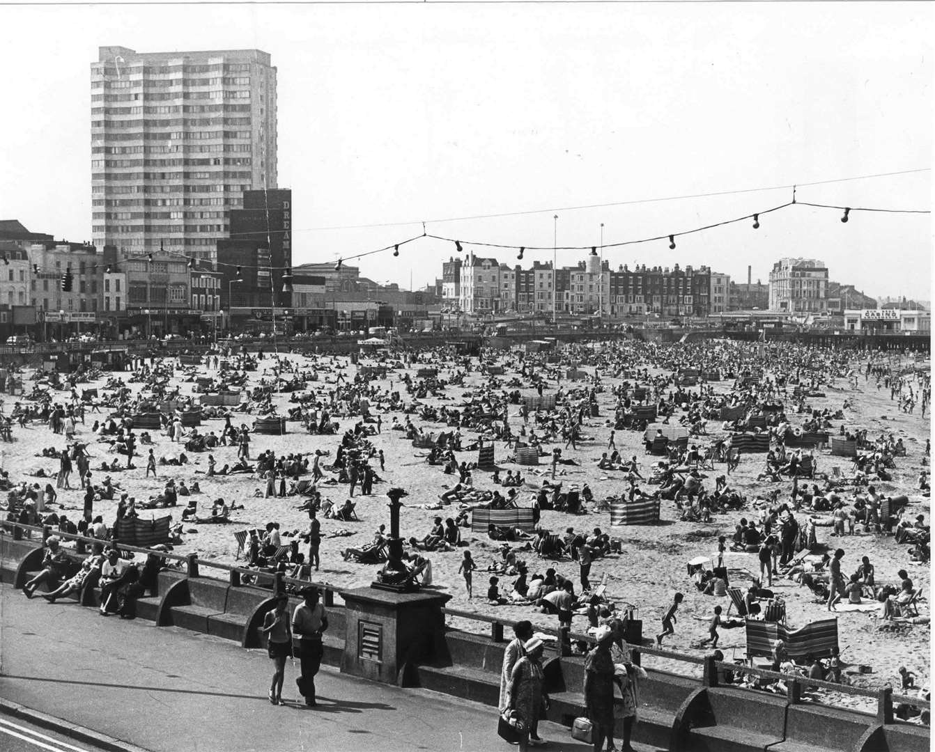 Crowded Margate beach in August 1976