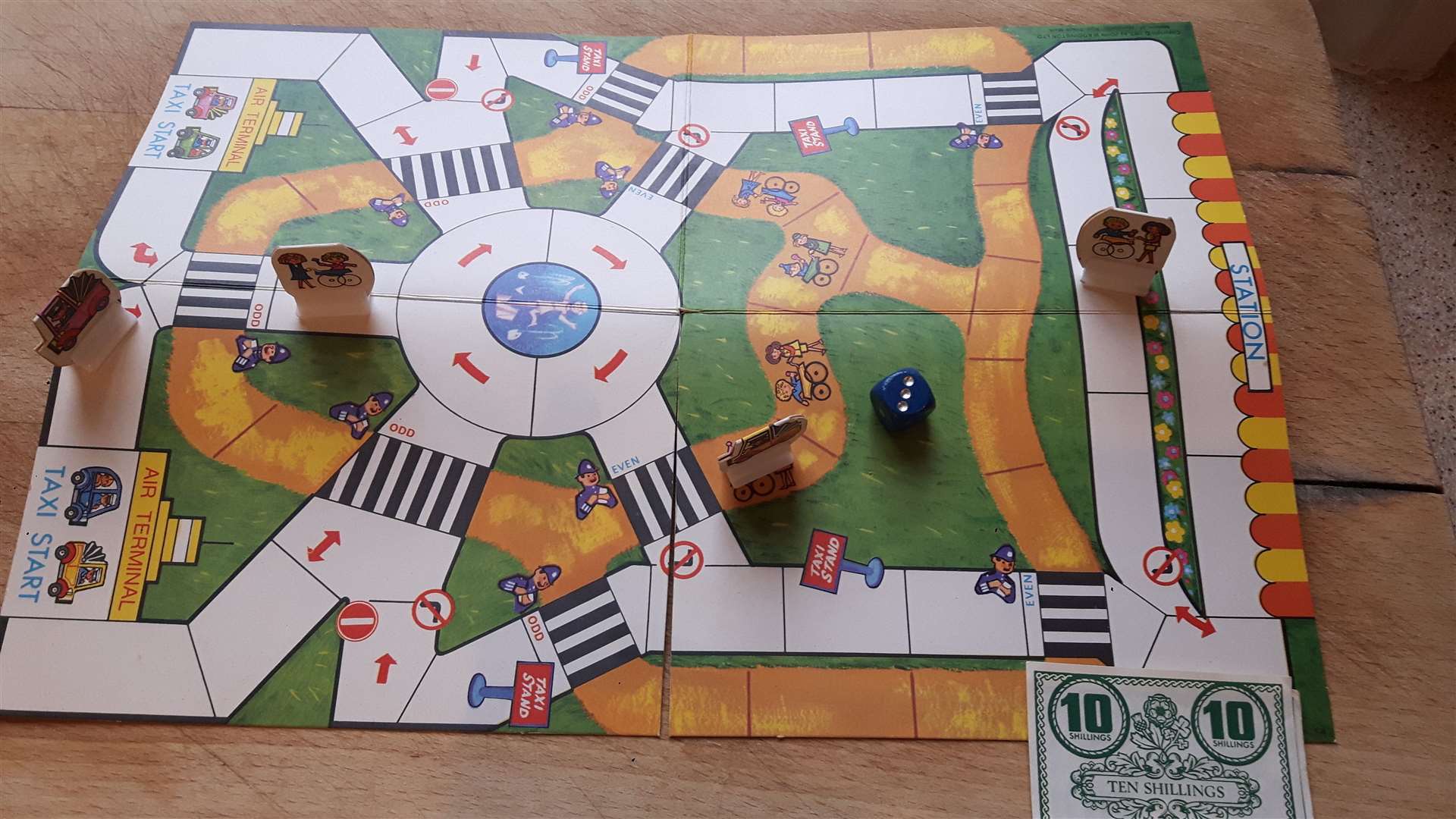 Whooops! A crazy Waddingtons board game