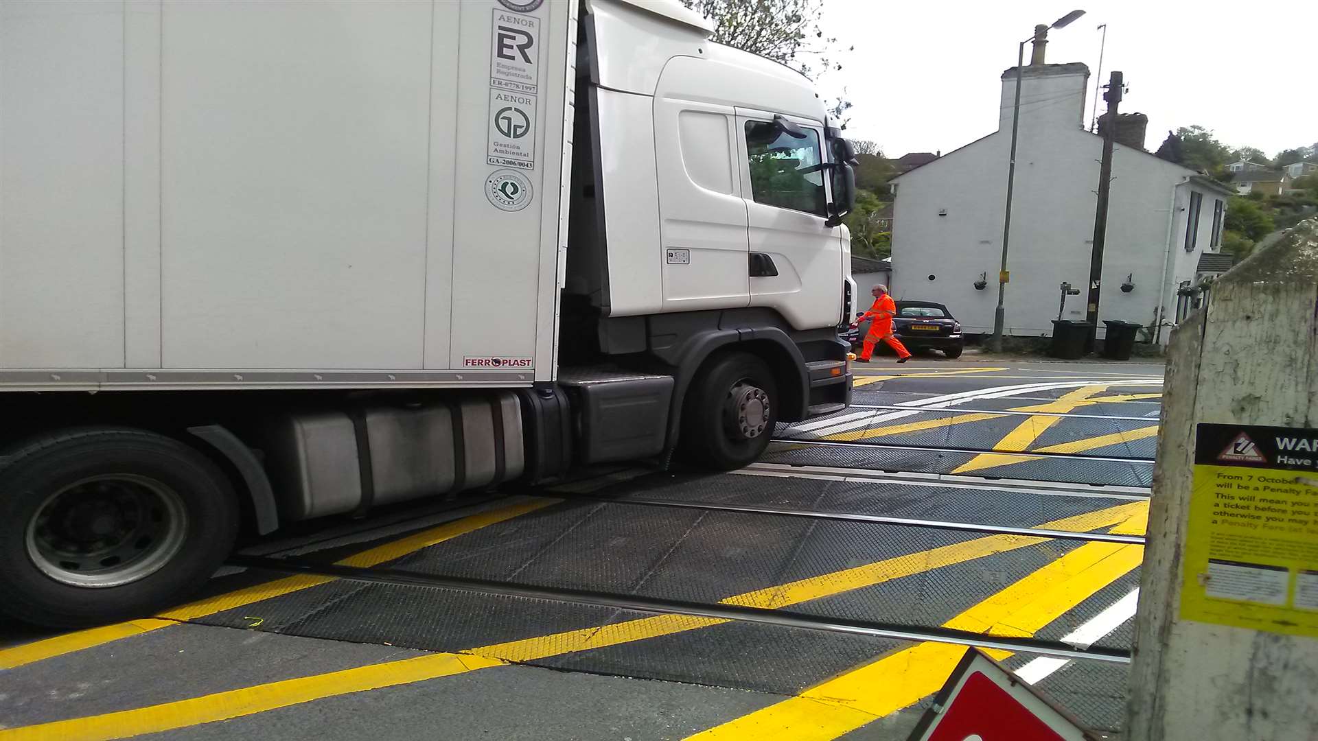 The lorry became stuck on the level crossing