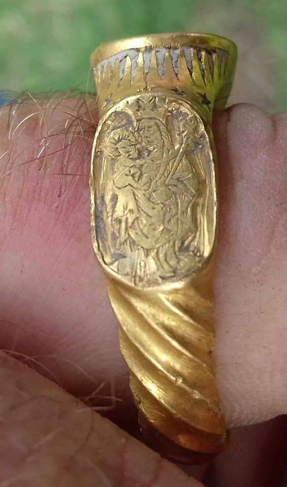 Solid gold ring found by the Medway History Finders metal detectorists on the Isle of Sheppey