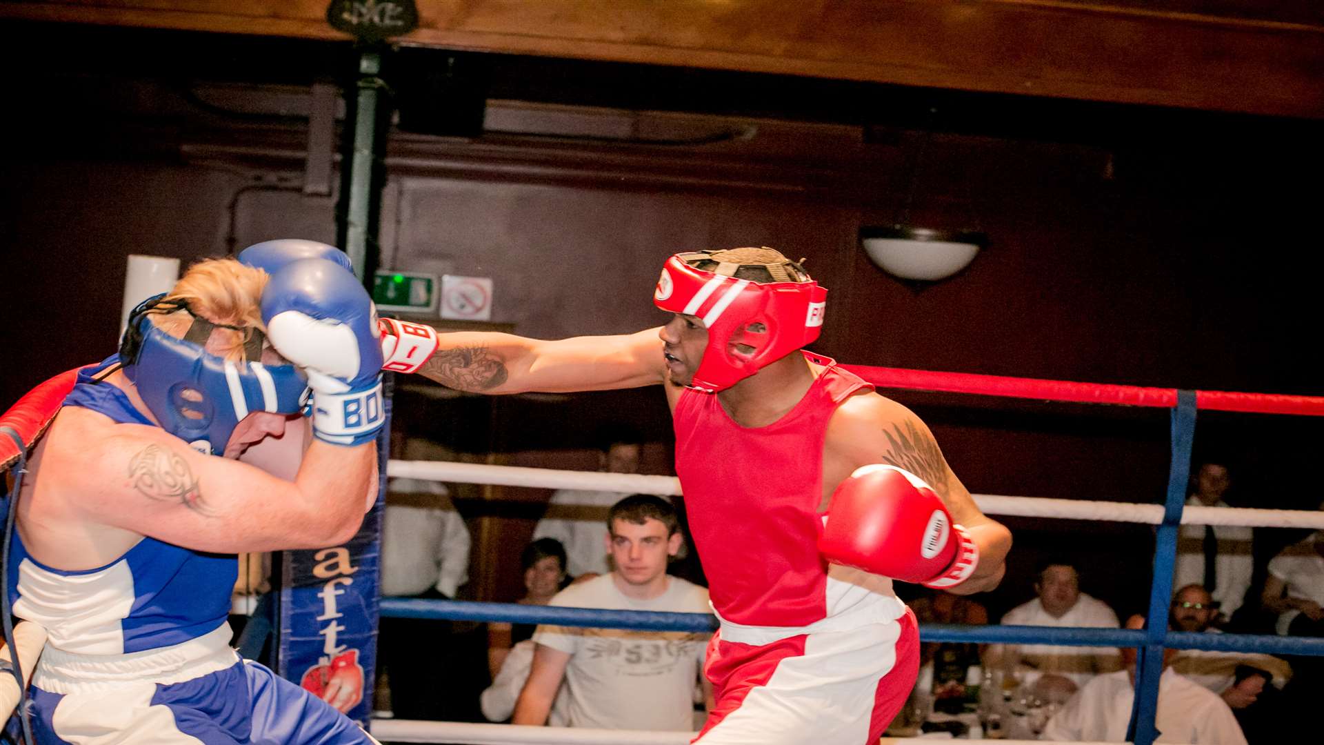 The 90 second bouts were watched by hundreds of spectators