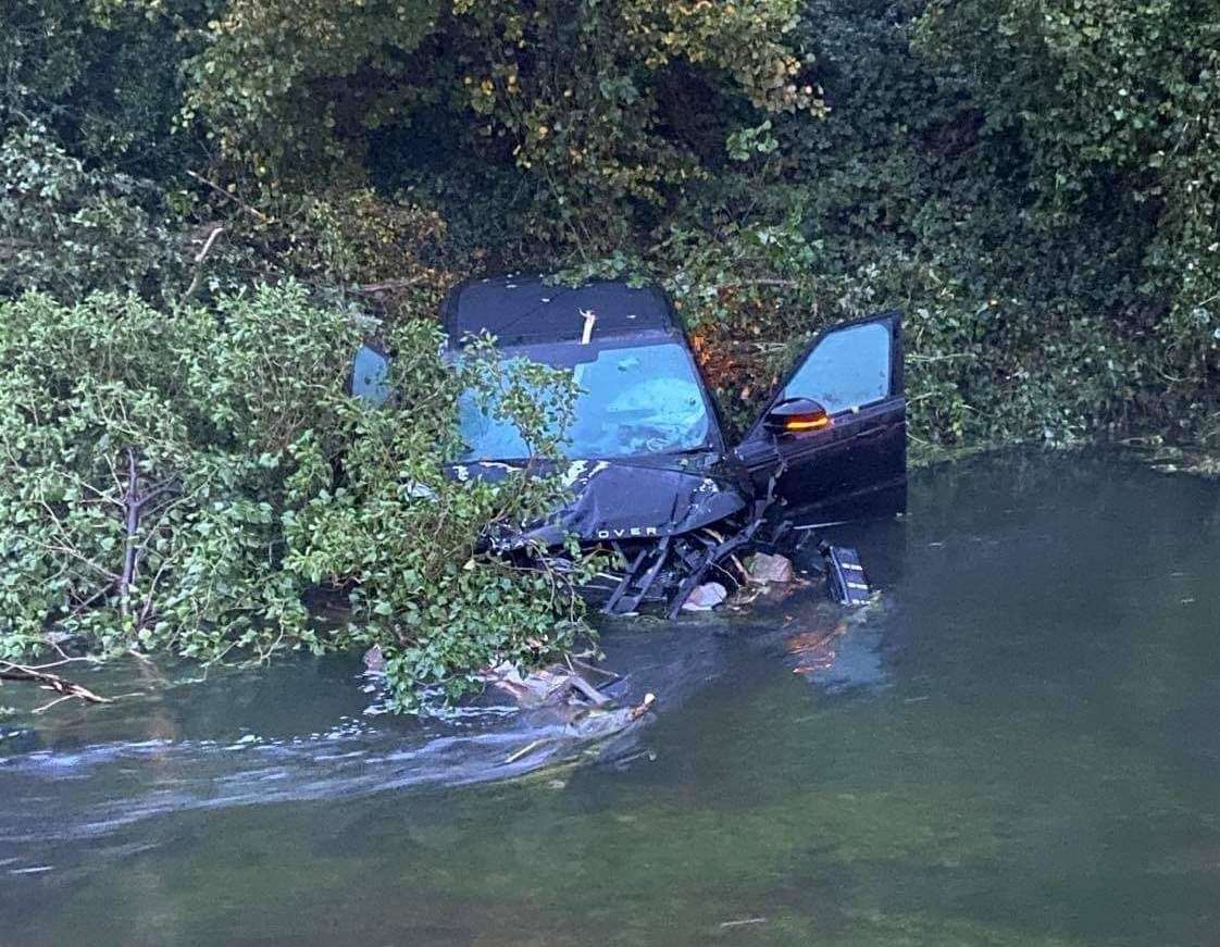 The Range Rover in the Stour at Chartham (42689976)