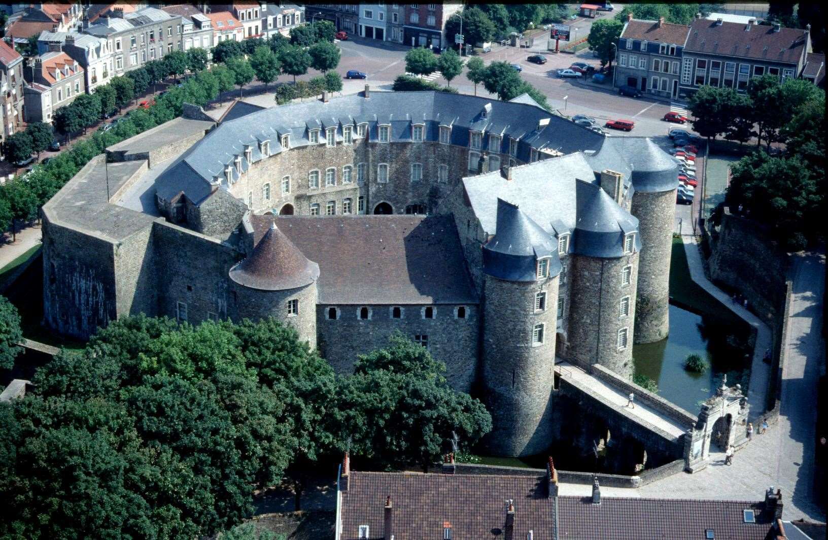 Boulogne was once a popular destination for day-trippers could get sail directly to the French port town. Picture: Office de Tourisme, Boulogne