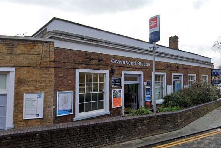 Gravesend railway station