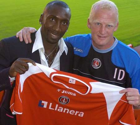Hasselbaink with head coach Iain Dowie after signing his deal. Picture: GRANT FALVEY