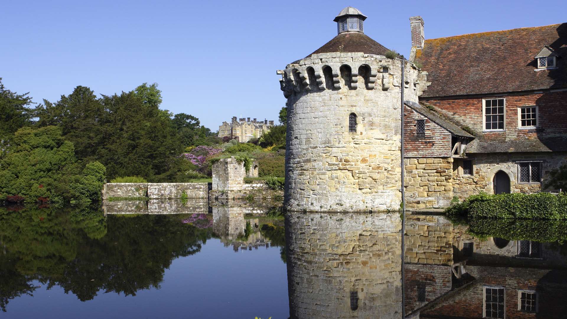 Scotney Castle. Picture: NTPL/John Miller