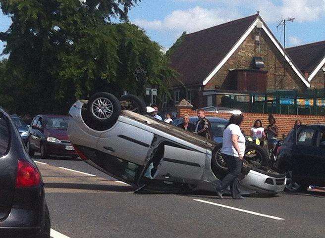 The incident on London Road, Gravesend. Credit: @TheDevilChris