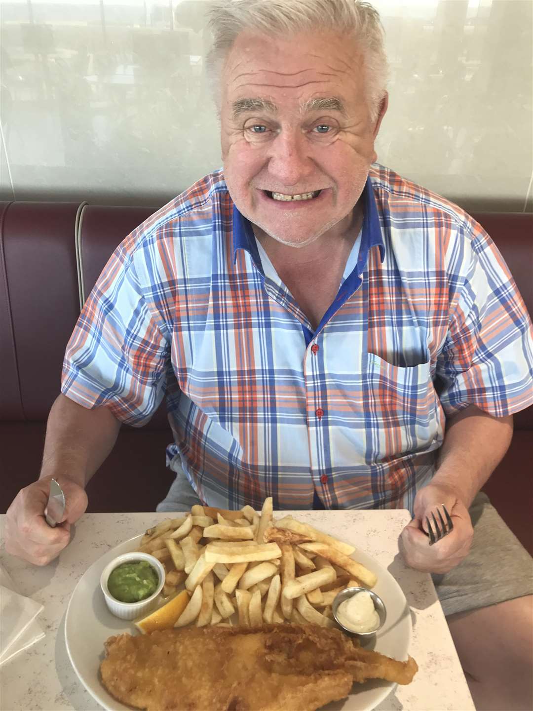 Fergus Wilson - Enjoying a plate of fish and chips (3966831)