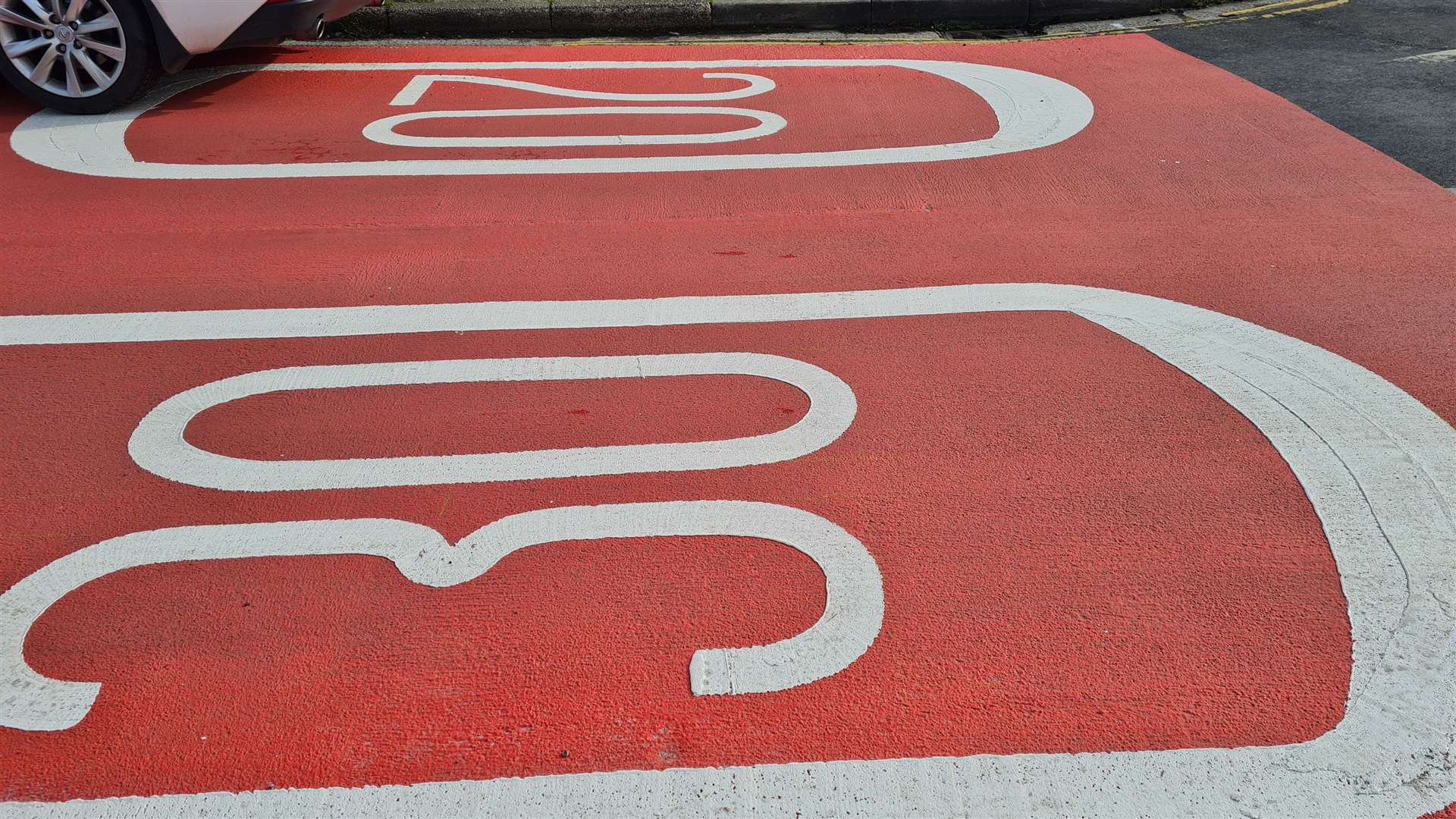 Bright red road markings sparked criticism in Herne Bay