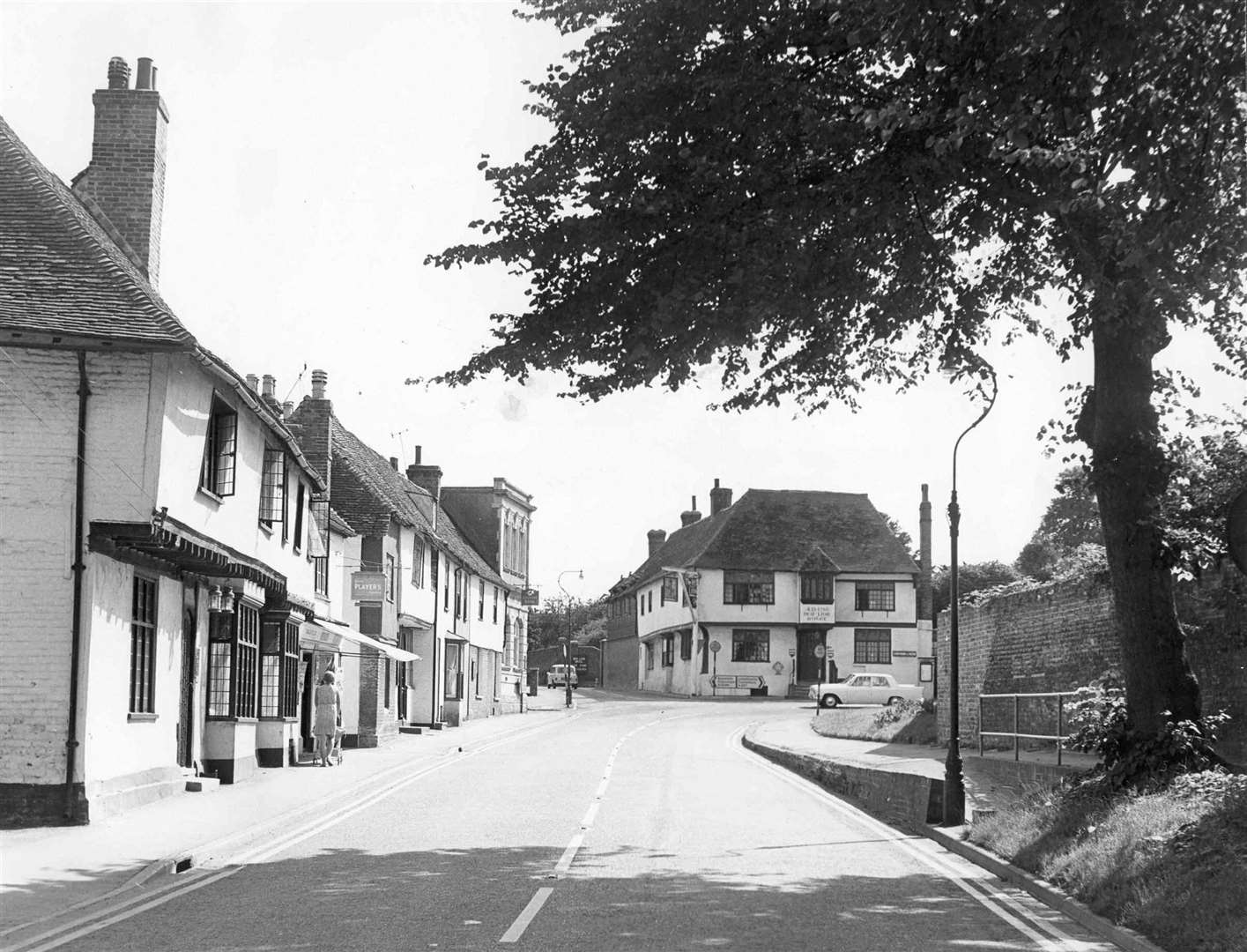 The Red Lion Hotel in Wingham pictured in 1968