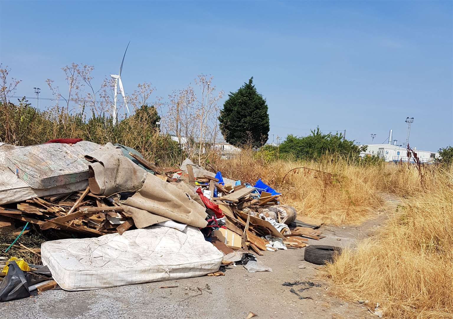Fly-tipping in West Minster, Sheppey (11530371)